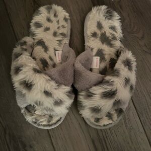Anna Gray Fuzzy Slippers size 6